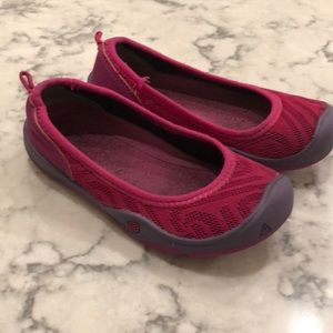 Little girl keen flats